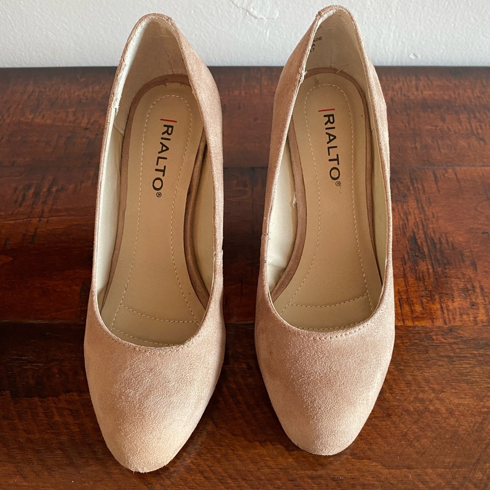 Rialto "Calypso" Size 5M Faux Suede  Tan  Floral Embroidered Cork Wedges